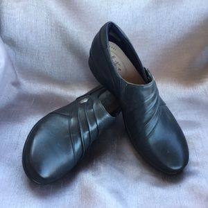 Women’s Clark’s Navy Blue Size 8M